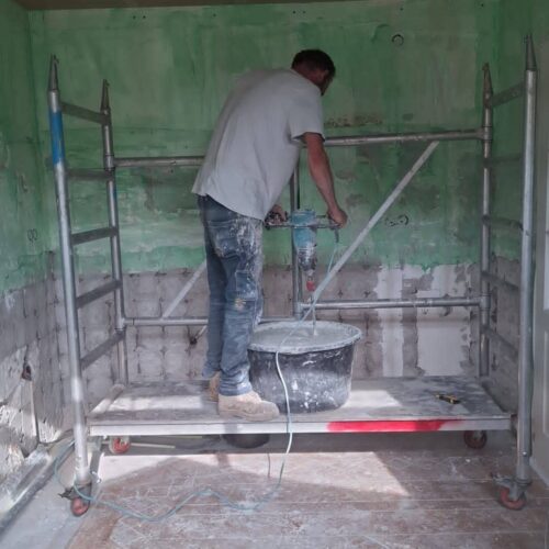 Werkzaamheden binnen HW Bouw Renovatie Hellevoetsluis door HW Bouw